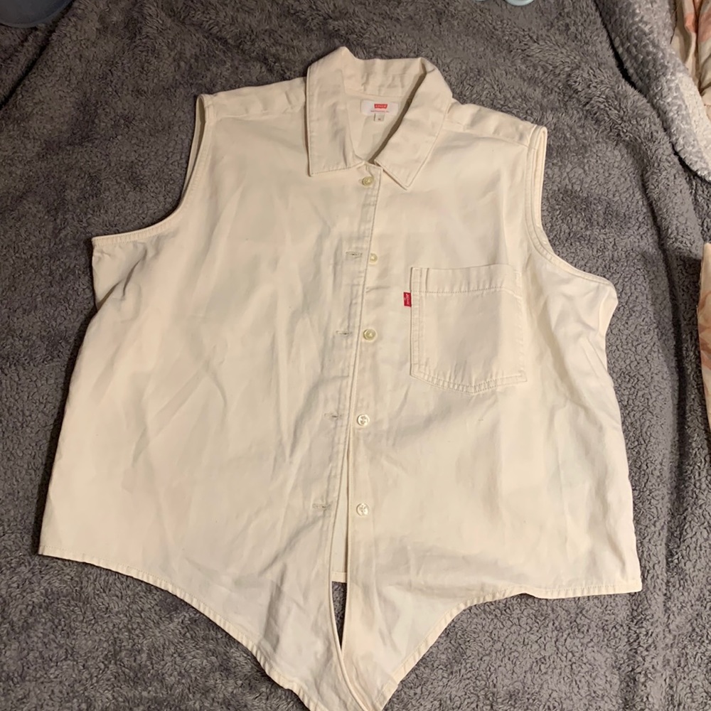 Sleeveless top